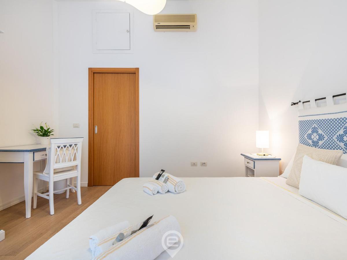 Appartement La Finestra Sul Corso à Cagliari Extérieur photo