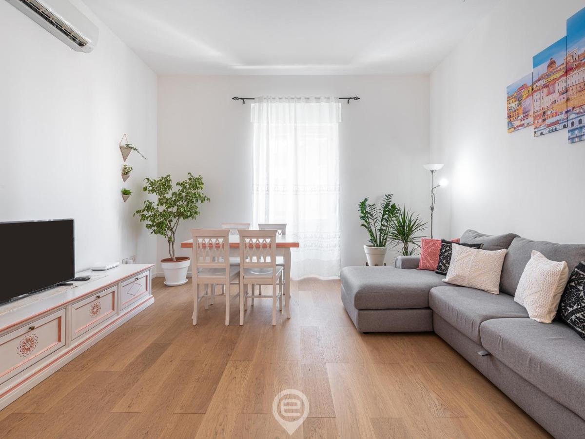 Appartement La Finestra Sul Corso à Cagliari Extérieur photo