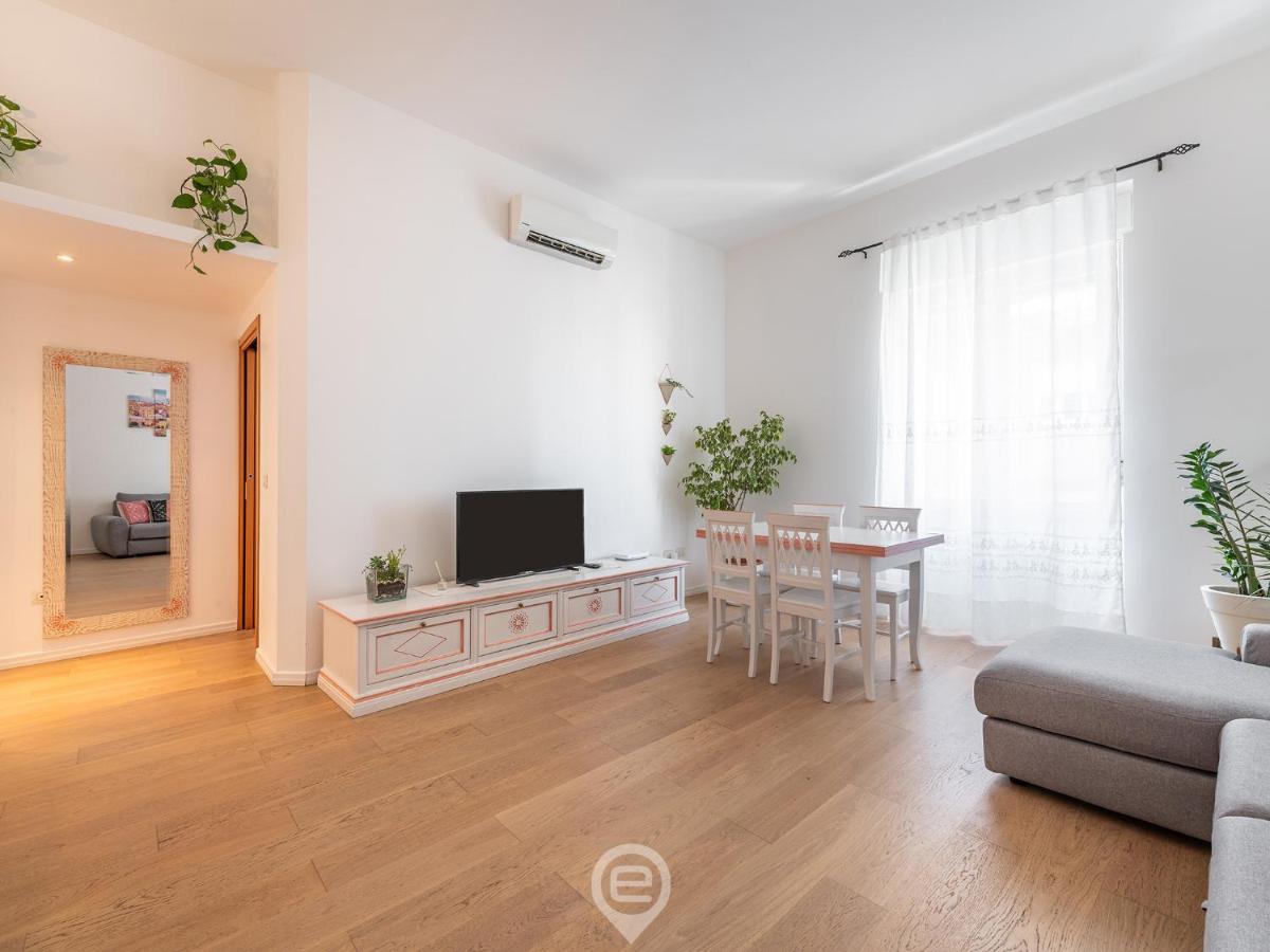Appartement La Finestra Sul Corso à Cagliari Extérieur photo