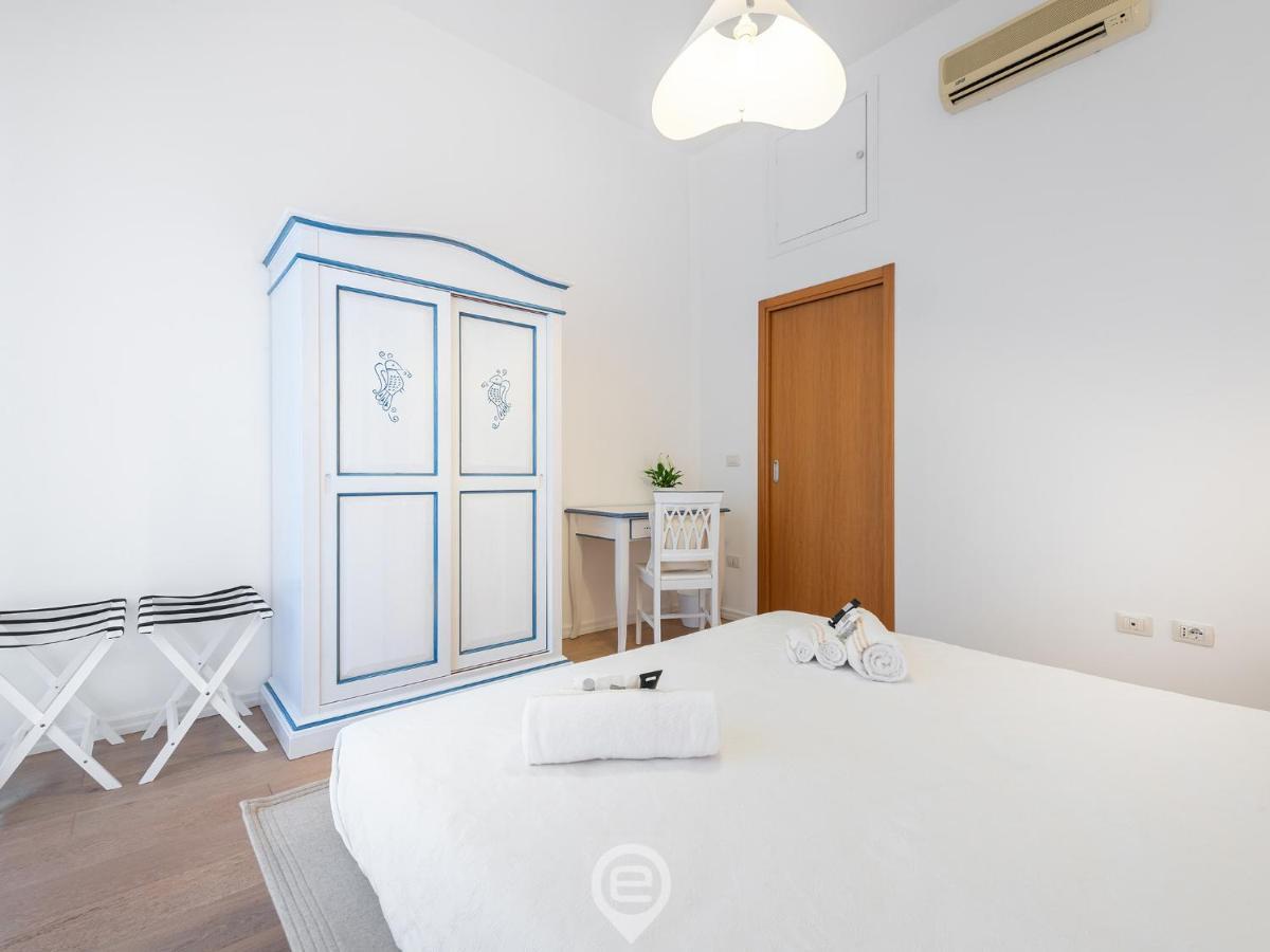 Appartement La Finestra Sul Corso à Cagliari Extérieur photo